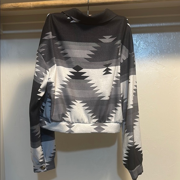 SHEIN Black and Gray Patterned Jacket - Picture 5 of 5